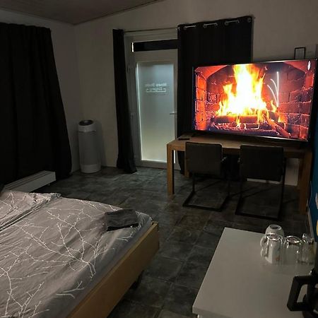 HamdorfUbernachtungsmoglichkeit Und Monteurzimmerアパートメント エクステリア 写真